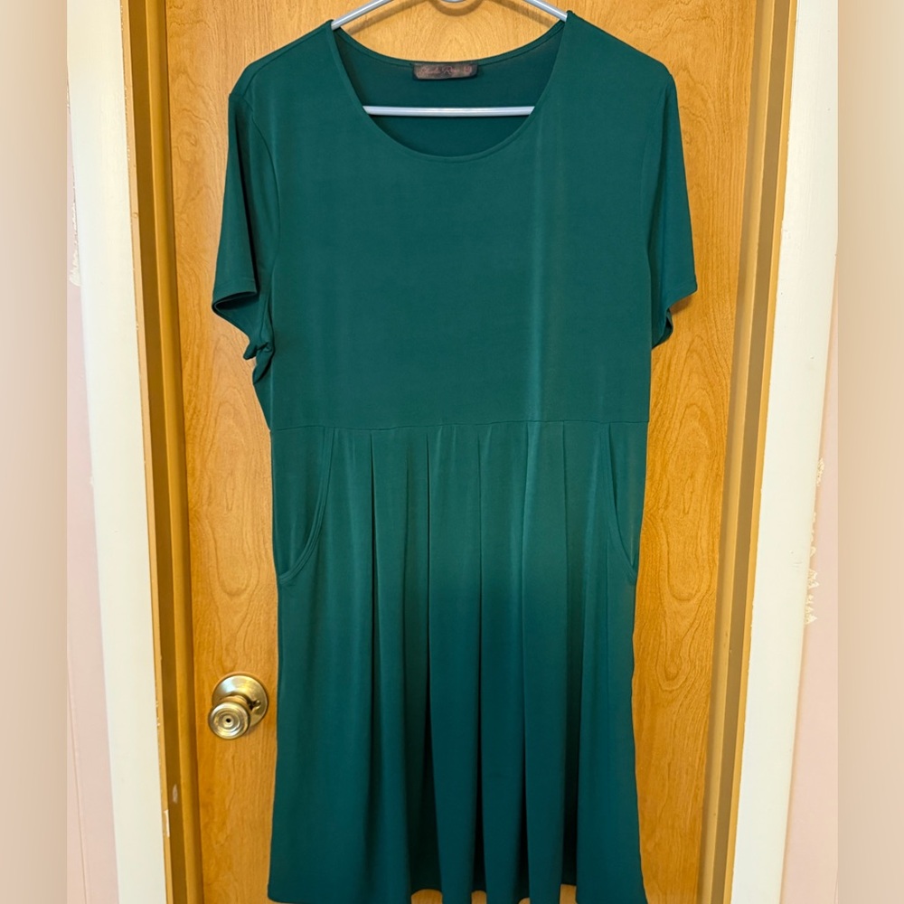 Elegant Emerald Dress